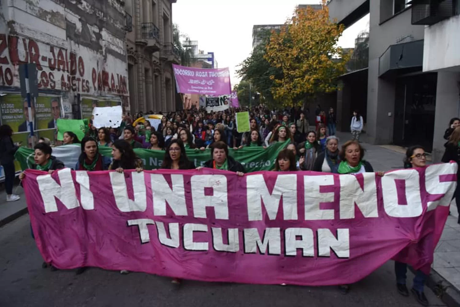 CONTRA LA VIOLENCIA MACHISTA. Miles de mujeres marchan al grito de Ni una menos
