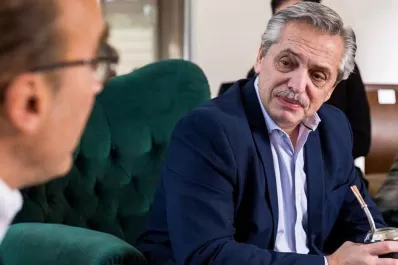 “Estoy muy bien”, escribió Alberto Fernández desde la clínica