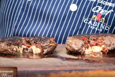 Hoy, en Cocinando con Maxi: hamburguesa casera rellena con queso