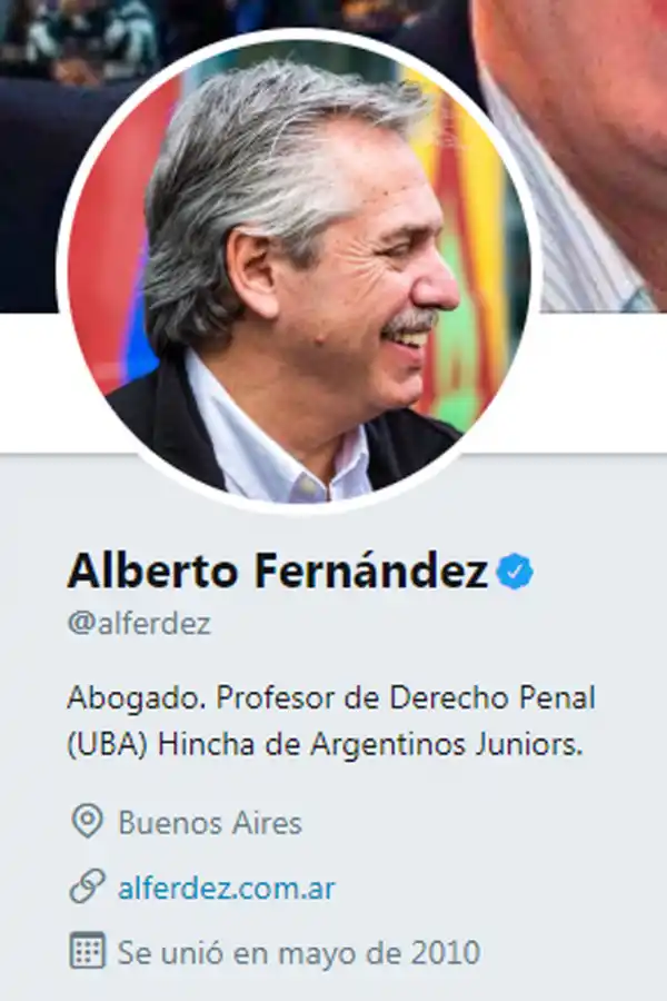 Así quedó su biografía a partir del martes.