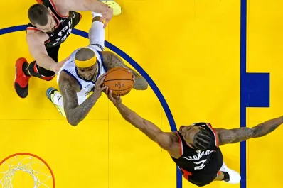 Toronto Raptors aprovechó las ausencias de Golden State y gana 2-1 la serie final