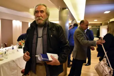 El WhatsApp de los candidatos: Carlos Ruiz Vargas