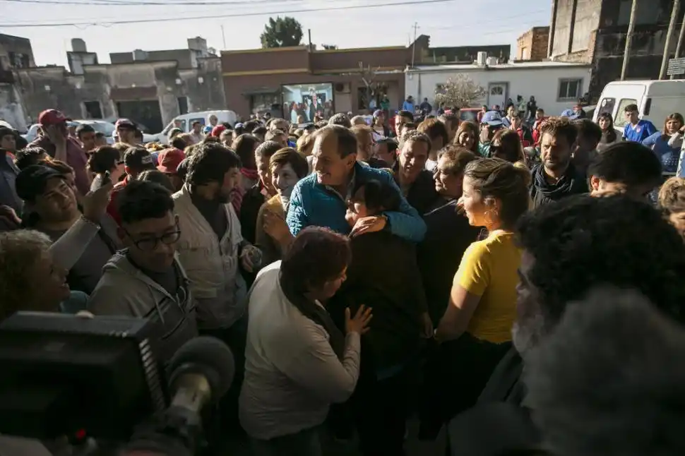 El nuevo Alperovich: discurso web y acto de campaña