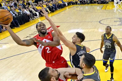 Finales de la NBA: otra formidable tarea de Leonard dejó a Toronto cerca del título