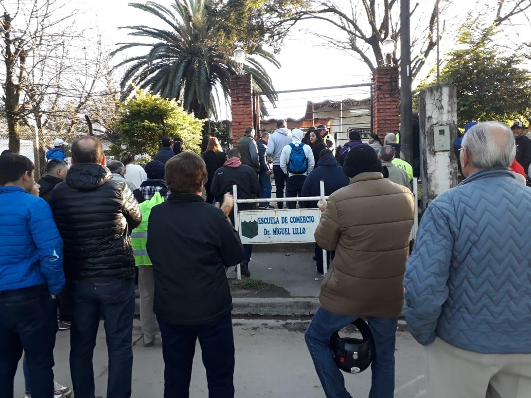 La elección arrancó con demoras en varias escuelas y colegios de Tucumán