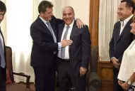 Después de tratarlo como caudillo feudal, Massa celebró el triunfo de Manzur