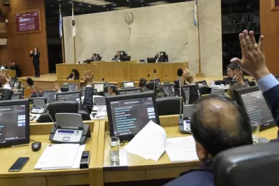El oficialismo pierde tres legisladores, pero sigue teniendo la mayoría en la Cámara