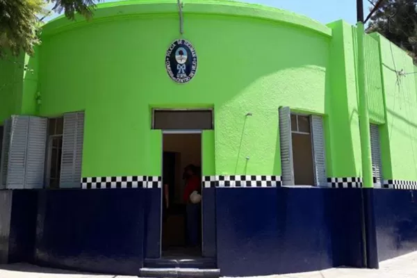 Estaba detenido por robo y al quedar libre aprovechó para atacar tres casas en un día