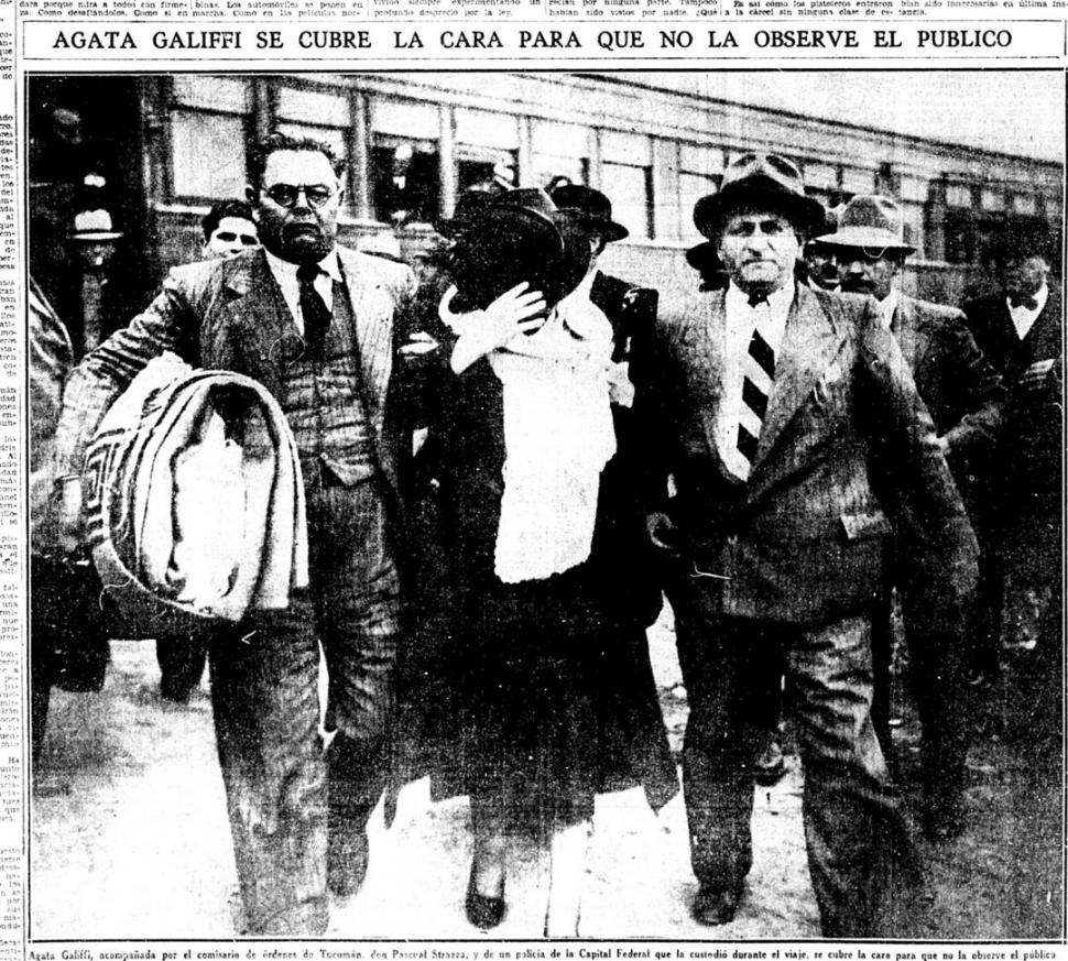LOS DELINCUENTES. La “Flor de la Mafia” (centro) y su pareja, Arturo Pláceres, minutos después de bajar del tren que los trajo desde Rosario.  