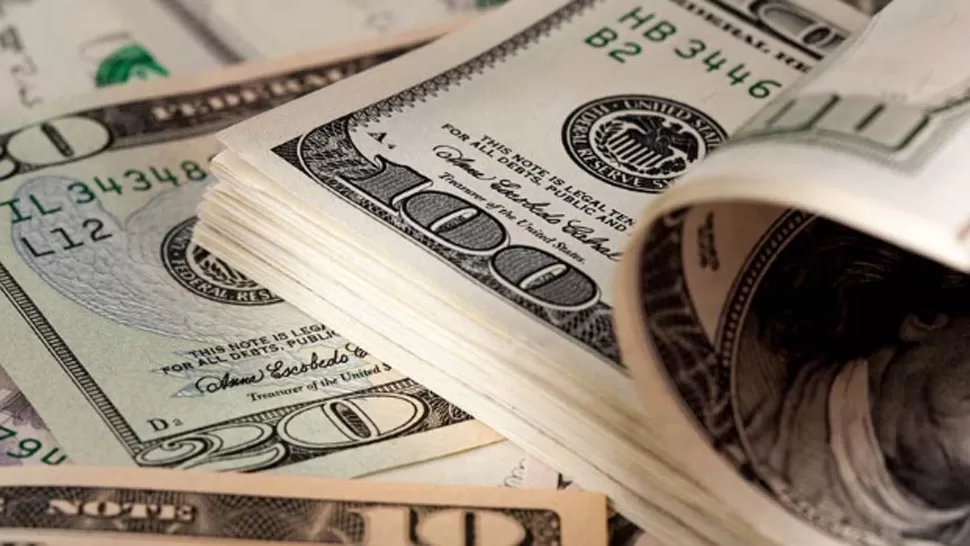 El dólar bajó más de $ 1 por el efecto Pichetto y perforó los $ 45