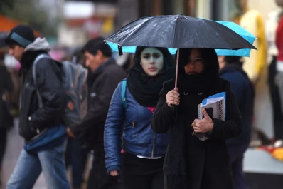 Anuncian lluvias y el descenso de la temperatura: así estará el tiempo el fin de semana