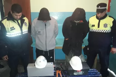 Los atraparon cuando robaban en un galpón