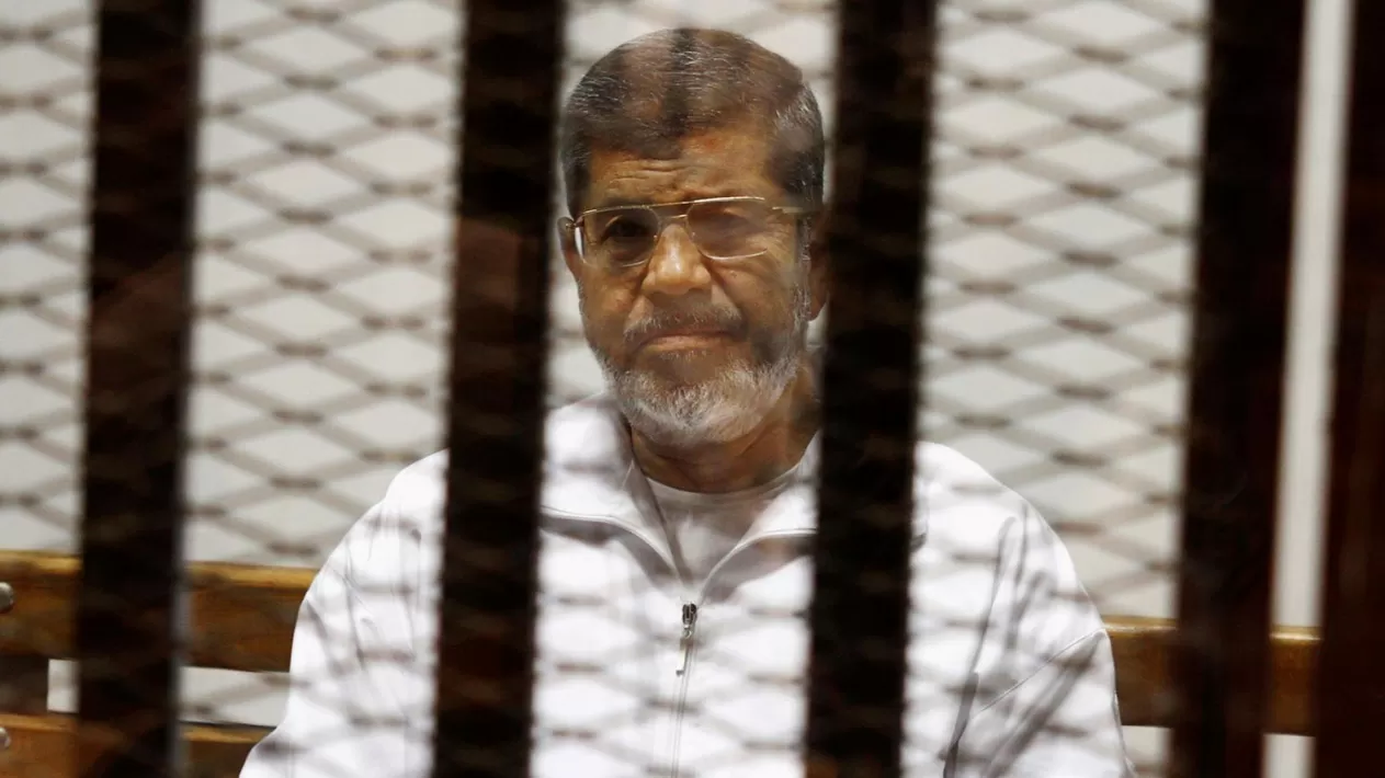 El ex presidente de Egipto Mohamed Morsi murió mientras era juzgado