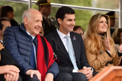 Lavagna y Urtubey, juntos en el homenaje a Güemes en Salta