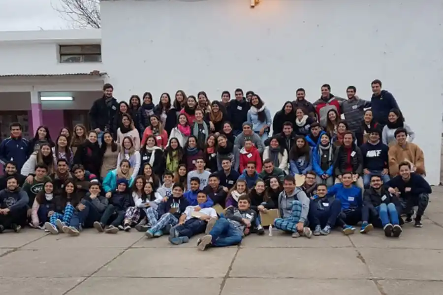 En momentos de crisis, los grupos misioneros son más que un puente espiritual