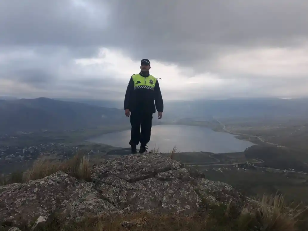 Rescataron a un montañista deshidratado en la cima del cerro Ñuñorco