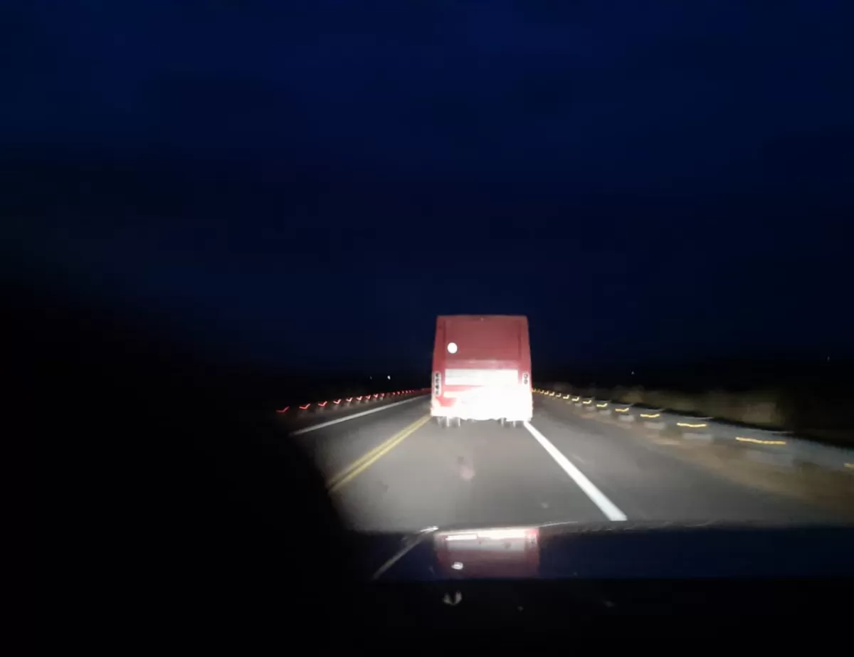 Camión sin luces entre Famaillá y Alberdi