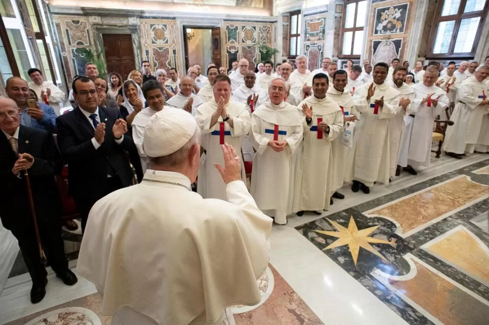RECEPCIÓN. El Papa recibió en el Vaticano a miembros de la Orden de la Santísima Trinidad y de los Cautivos.  reuters