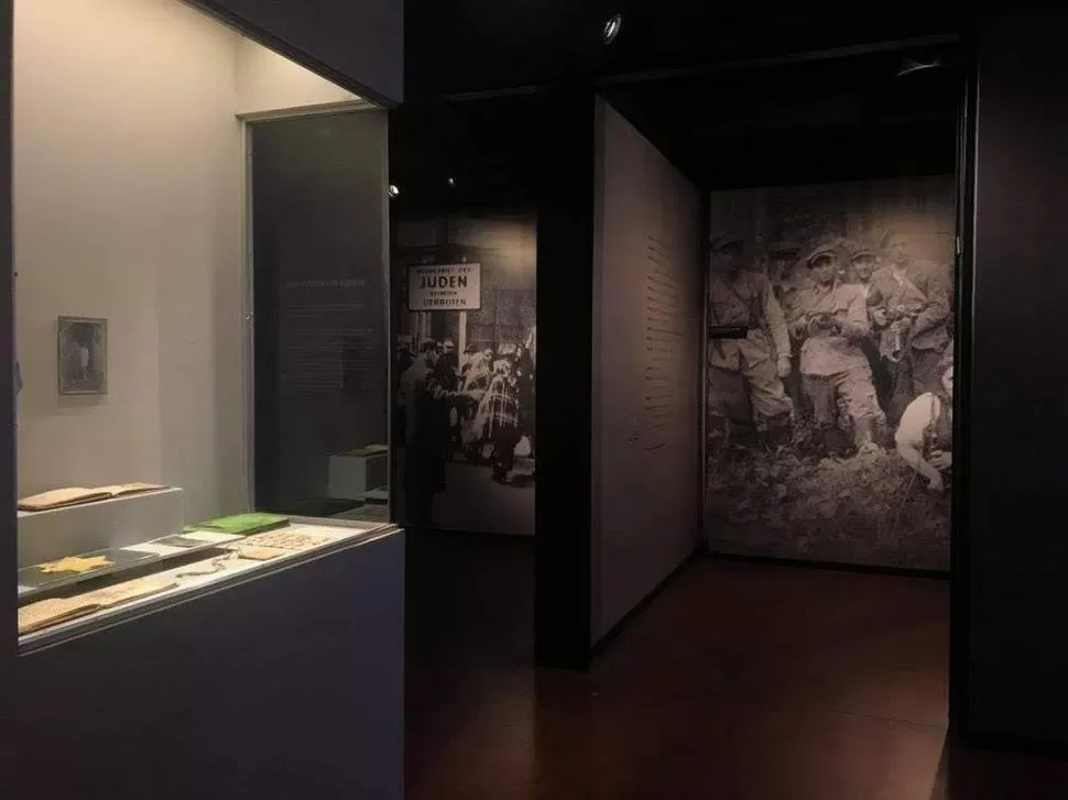 TESTIMONIO. A Tucumán llegan imágenes y textos que evocan el Holocausto para concientizar a los visitantes. fotos de museo del holocausto