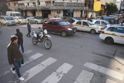 Sin semáforos, el centro fue caótico y peligroso