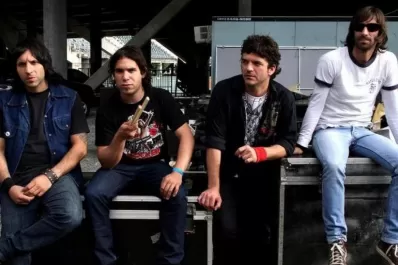 Bulldog canta lo que piensa y le molesta