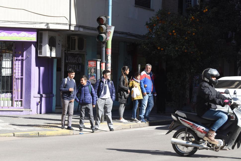PELIGRO. Escolares desconcertados en Santiago del Estero y Muñecas. 