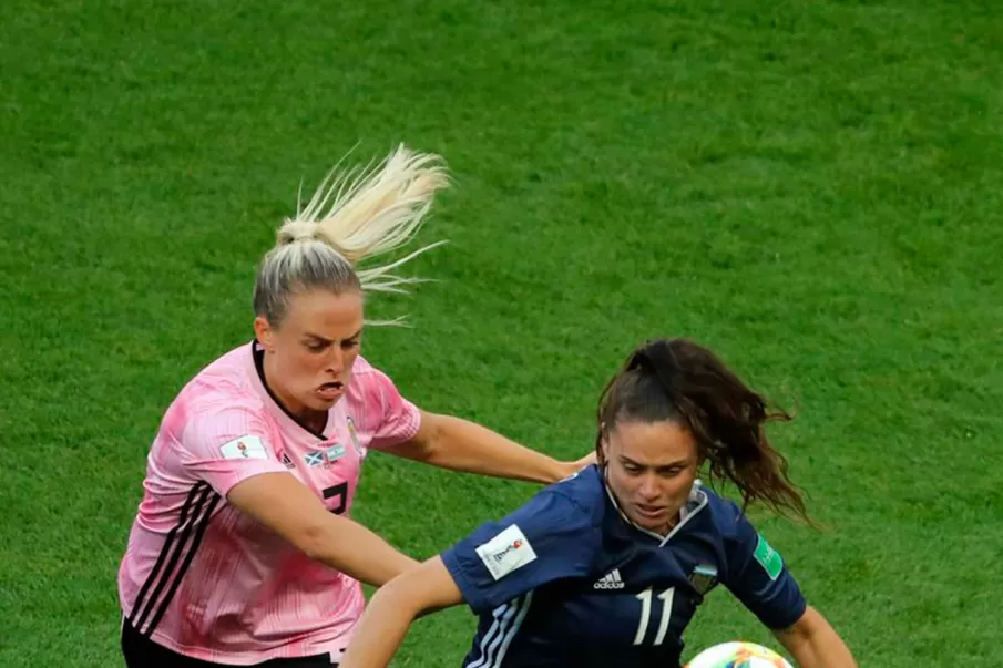 EN BUSCA DE UN TRIUNFO. La Selección femenina enfrenta a Escocia.