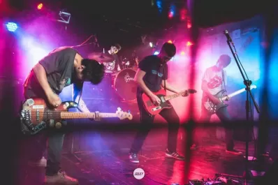 Bestia Bebé busca pegar con los estribillos y cantar hits