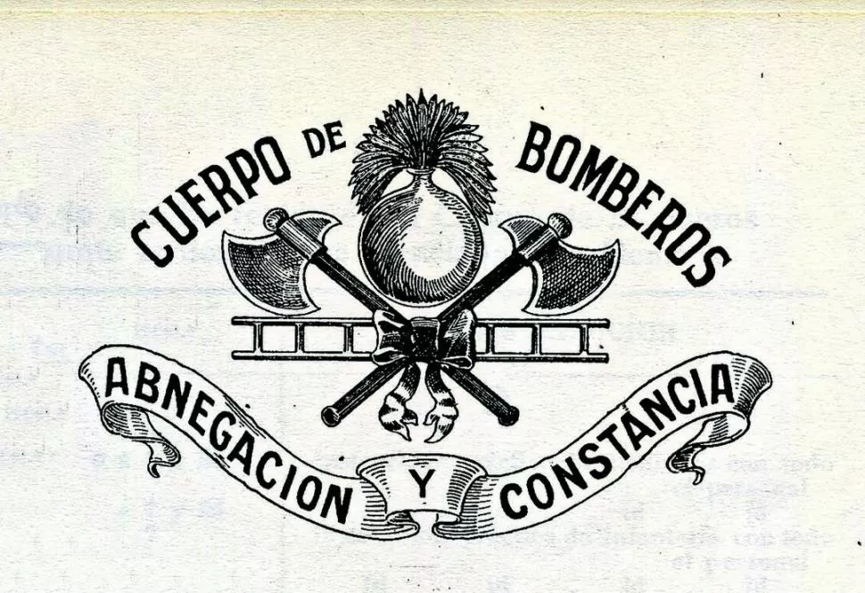 BOMBEROS DE TUCUMÁN. La insignia o “atributo” de la unidad que desde 1898 se denominó “Cuerpo de Bomberos”. 