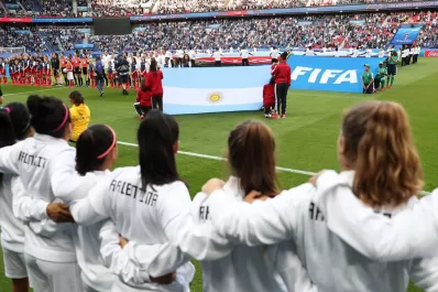 Video: emocionante recibimiento al seleccionado argentino femenino