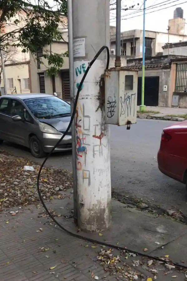 Cuidado: un cajero automático entregó billetes inservibles