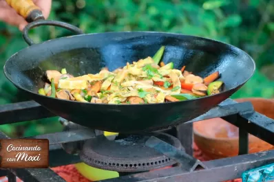 Hoy, en Cocinando con Maxi: wok de mejillones