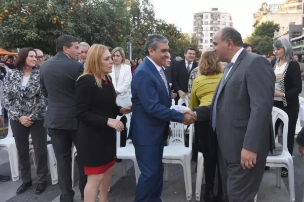 Alfaro y Manzur se dieron la paz