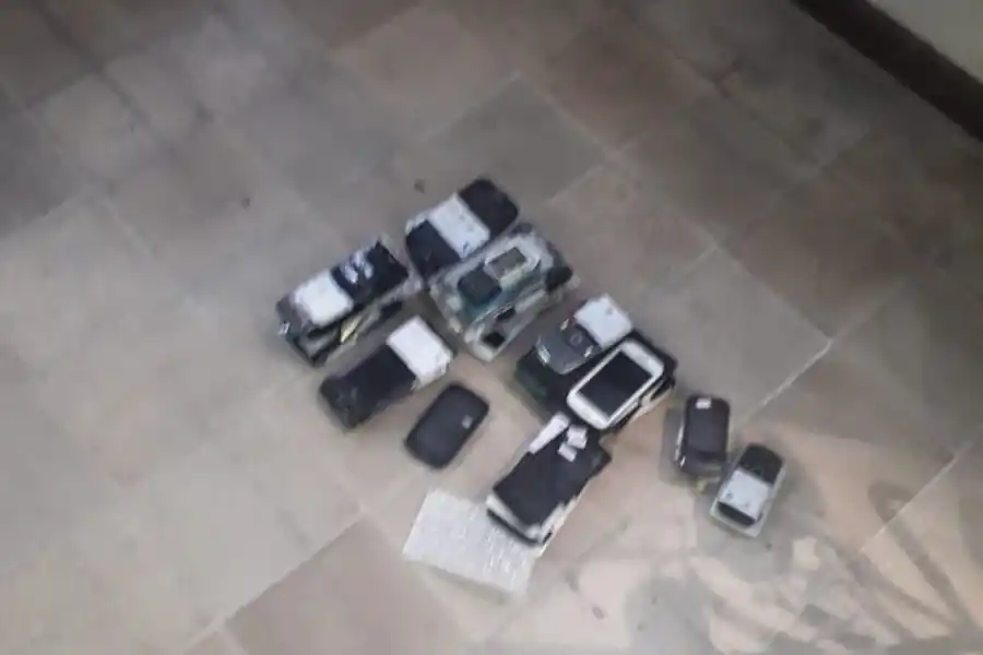 SECUESTRO. Incautaron más de 300 celulares.