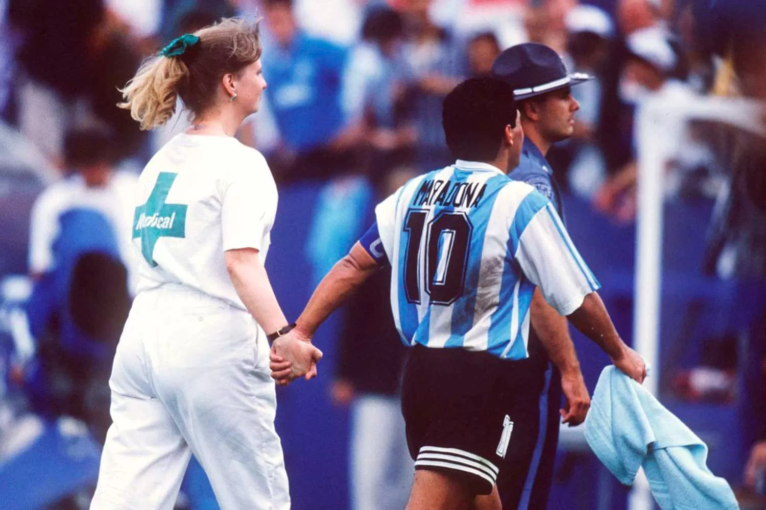 POR DOPING. Un día como hoy pero en 1994, Diego jugaba su último partido en la Selección.