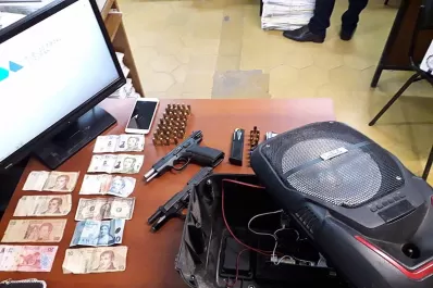 Dos asaltantes llevaban armas escondidas en un parlante portatil