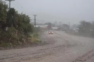 Llegó el frío: cayeron copos de nieve en Tafí del Valle y en Hualinchay