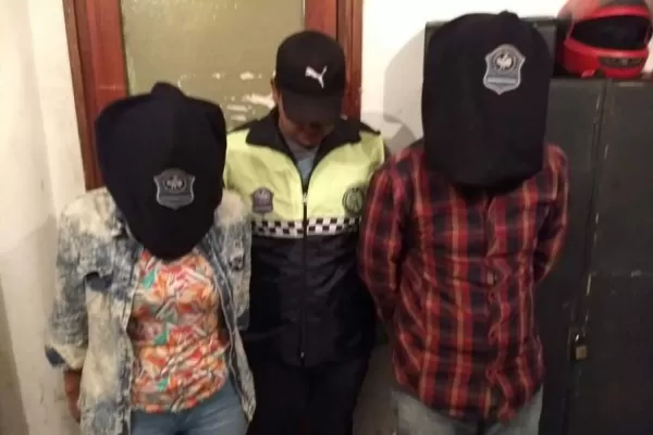 Una pareja quedó detenida por intentar prender fuego a un policía