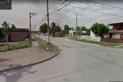 Estaba sentado en el cordón de la vereda y lo asesinaron de un balazo en la cabeza