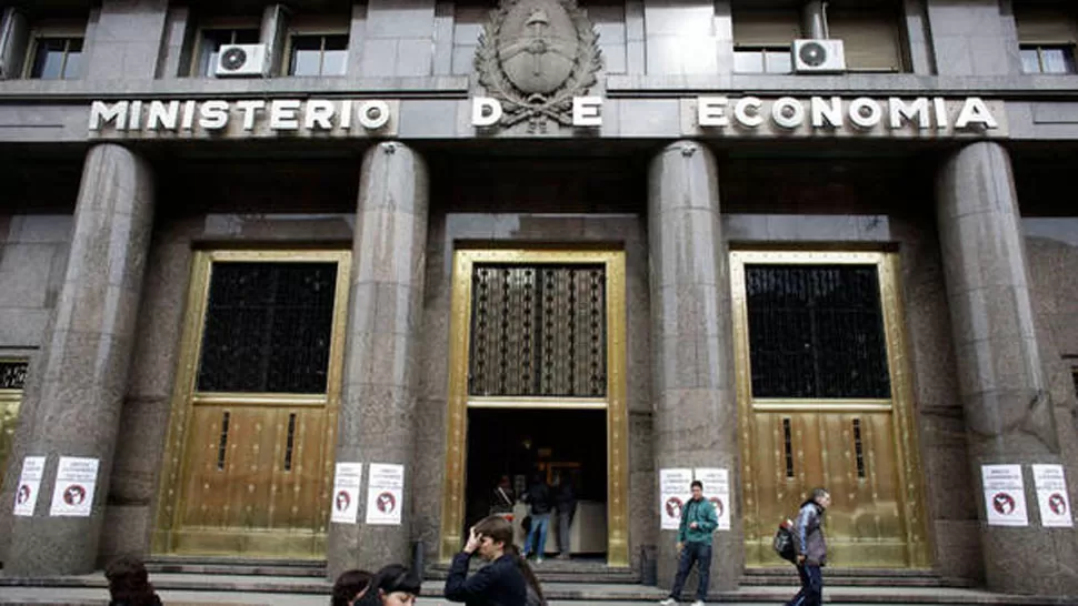 La deuda externa de la Argentina aumentó casi U$S 23.000 millones en un año
