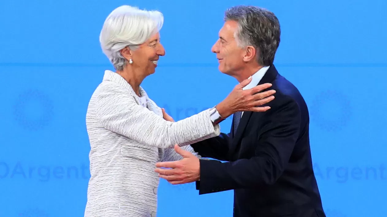 La francesa Lagarde espera por el presidente Mauricio Macri. 