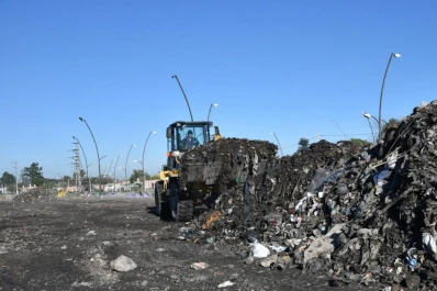 De la avenida Costanera retiran 250.000 kilos de basura