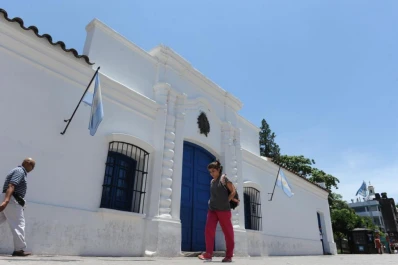 El martes 9 de julio es feriado: ¿Es puente el lunes 8?