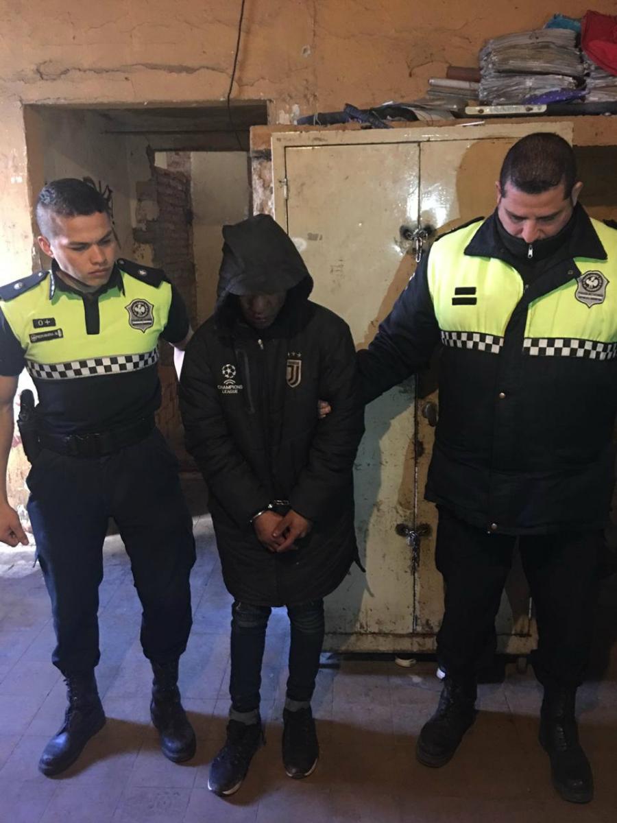 APREHENDIDO. El dueño de casa fue privado de la libertad.