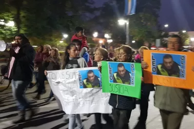 Tras la muerte de un policía, vecinos de Aguilares marcharon para exigir seguridad