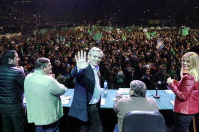 Nos dijeron que el mundo nos recibiría y vendrían inversiones, pero el mundo ni nos miró