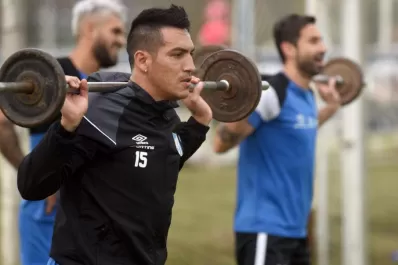 Monzón, un hijo obediente: sus padres le aconsejaron venir al “Decano”