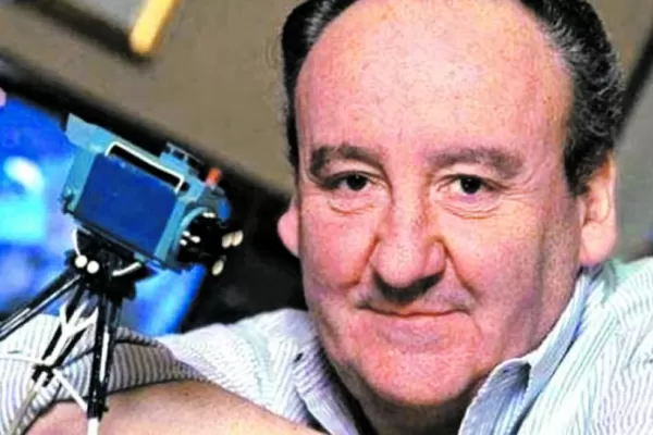 Las “placas de Crónica” se enlutaron por su creador