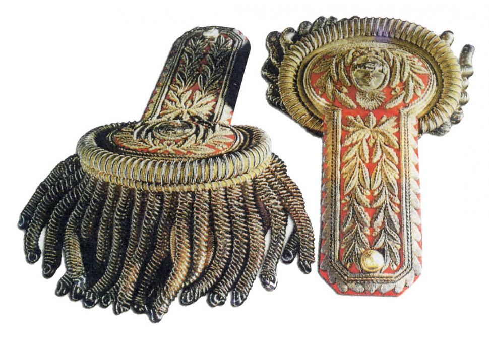 CHARRETERAS DE ROCA. Las conserva actualmente el Museo Histórico Nacional.