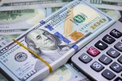 El dólar arrancó julio con una nueva baja